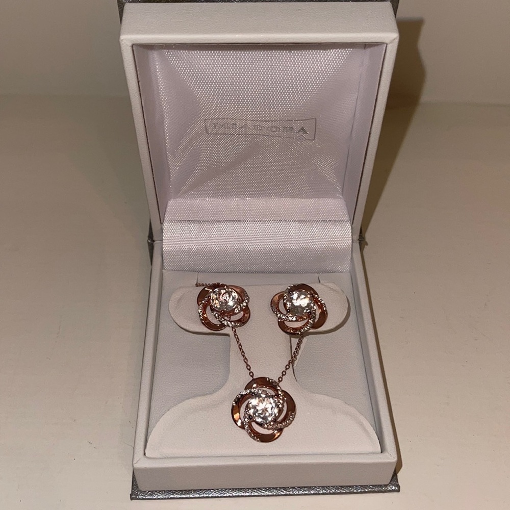 Miadora earrings + necklace